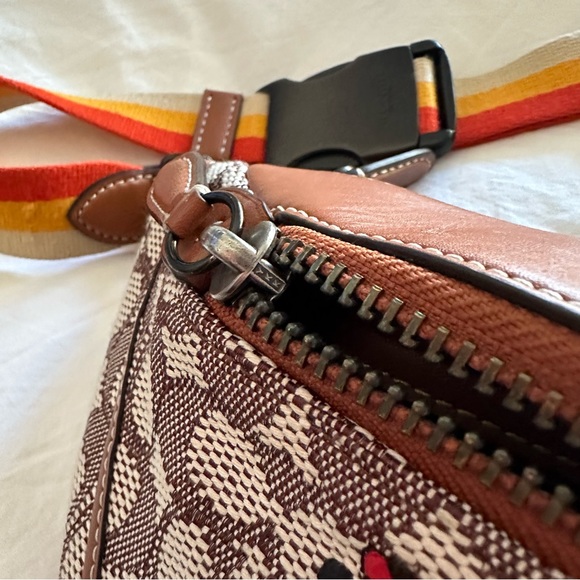 Disney X Coach League Belt Bag With Mickey Mouse And Friends Embroidery - Picture 6 of 14